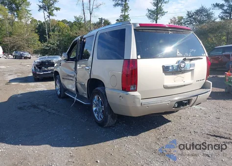 2007 Cadillac Escalade Standard z USA, uszkodzony, nr VIN 1GYEC63827R385546